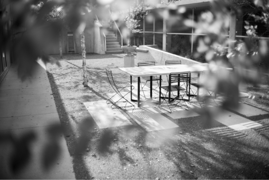 Devote_internal_courtyard_03